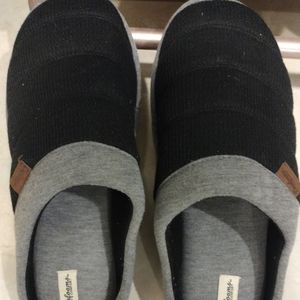 Men's Dear foam Slippers size 11-12
